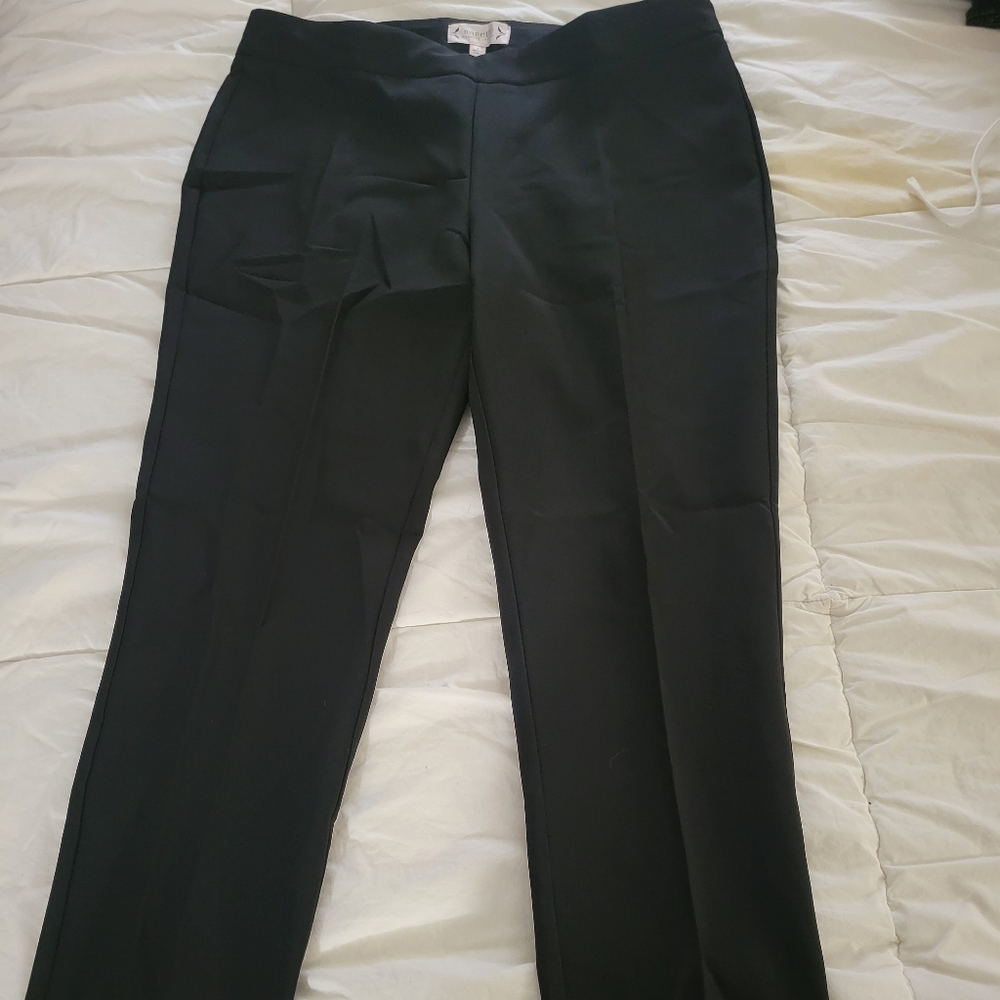 Dress pant. Skinny ankle.